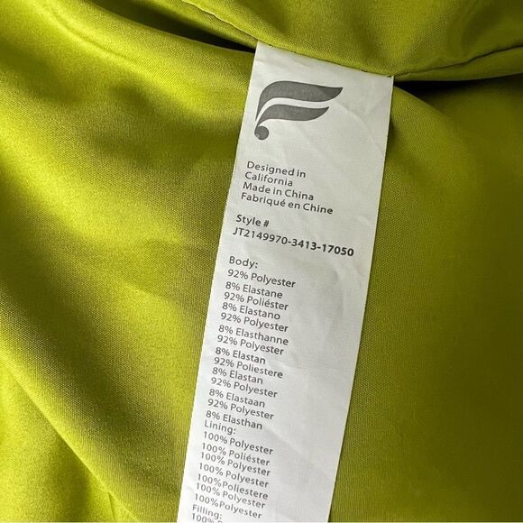 NWT Fabletics Wander Velour Cropped Puffer Jacket And Luxe Velour Jogger - Picture 10 of 16